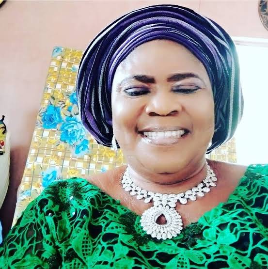 Abeni Agbon in tears as fans raise N4.1m to lift her