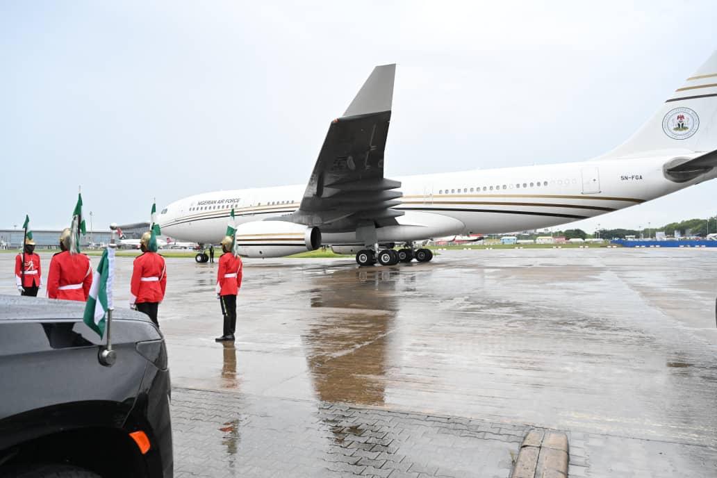 Pres. Tinubu flies new Presidential plane to France | Per Second News